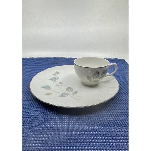 Jonas Roberts #542 Blue Tea Rose Round Snack Plates W/ Cups 8 Piece Set 9" - Picture 2 of 16